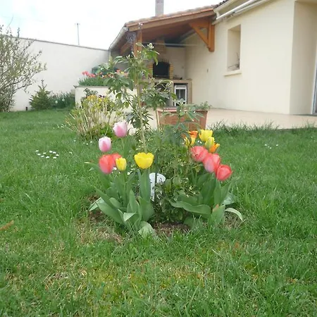 Au Bon Accueil Bed & Breakfast Jonzac